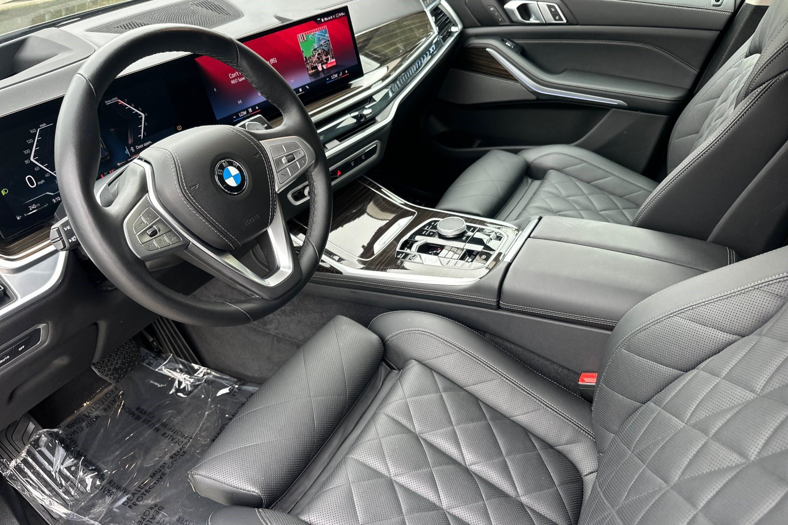 Used 2025 BMW X7 xDrive40i w/ Premium Package AWD/4WD image 11
