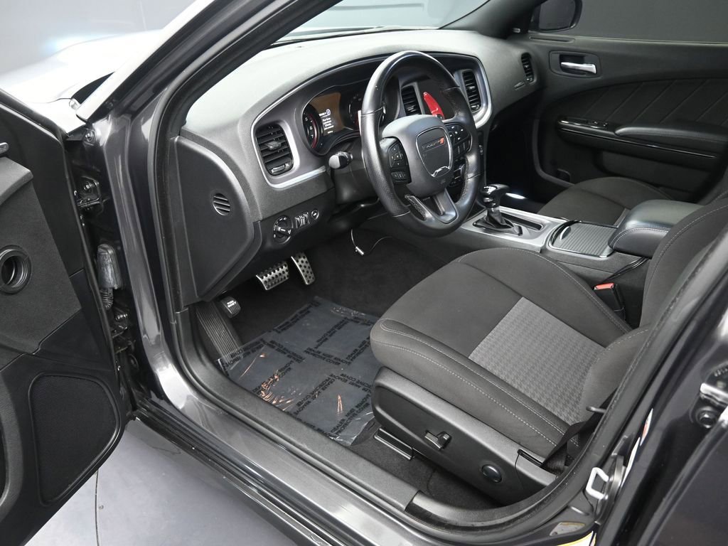 Used 2022 Dodge Charger R/T w/ Blacktop Package image 11