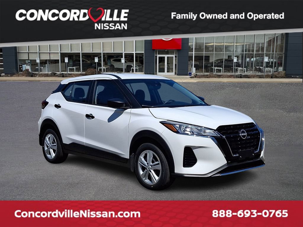 Used 2025 Nissan Kicks Play S image 1