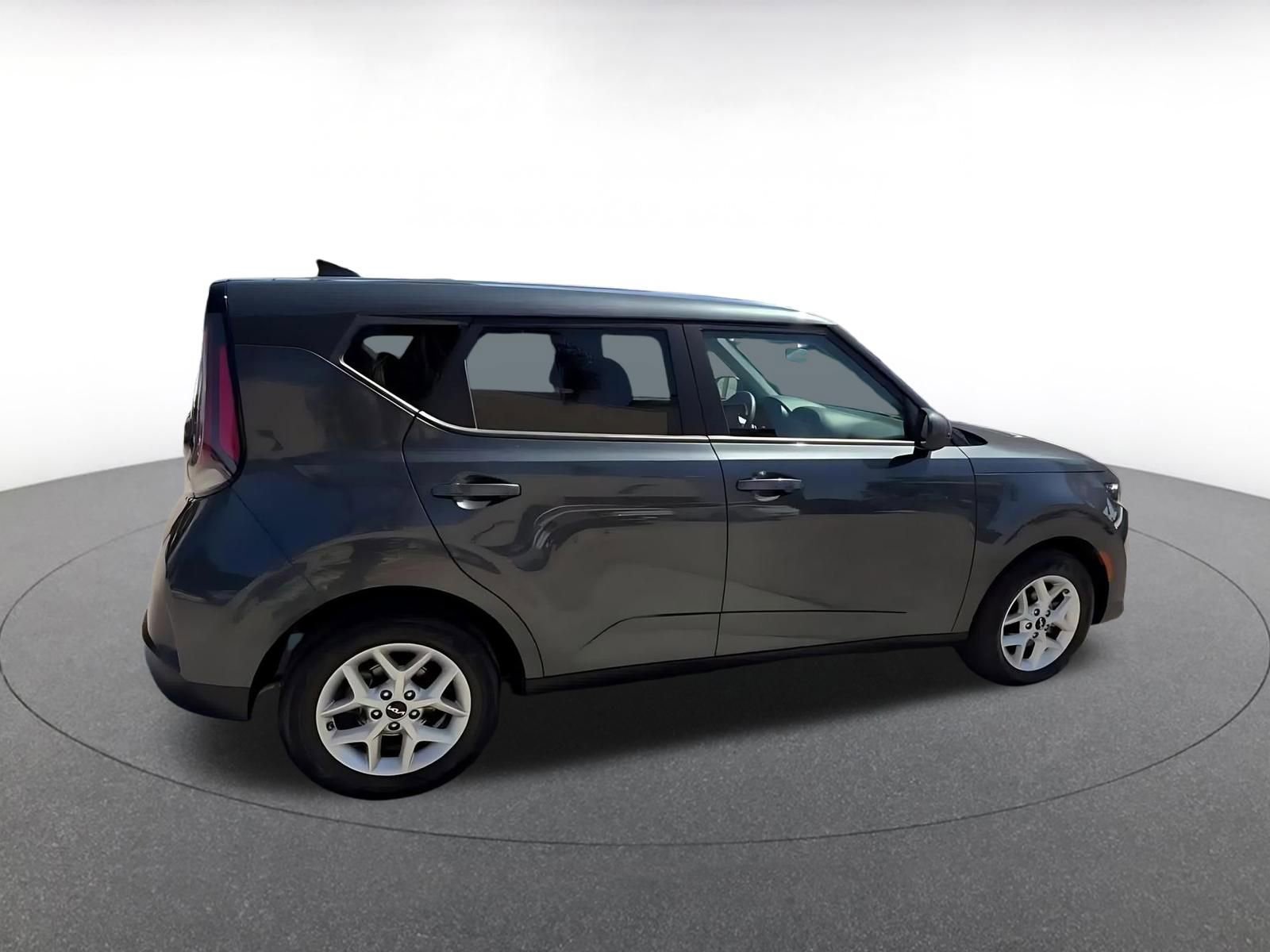 Used 2025 Kia Soul LX w/ LX Technology Package image 15