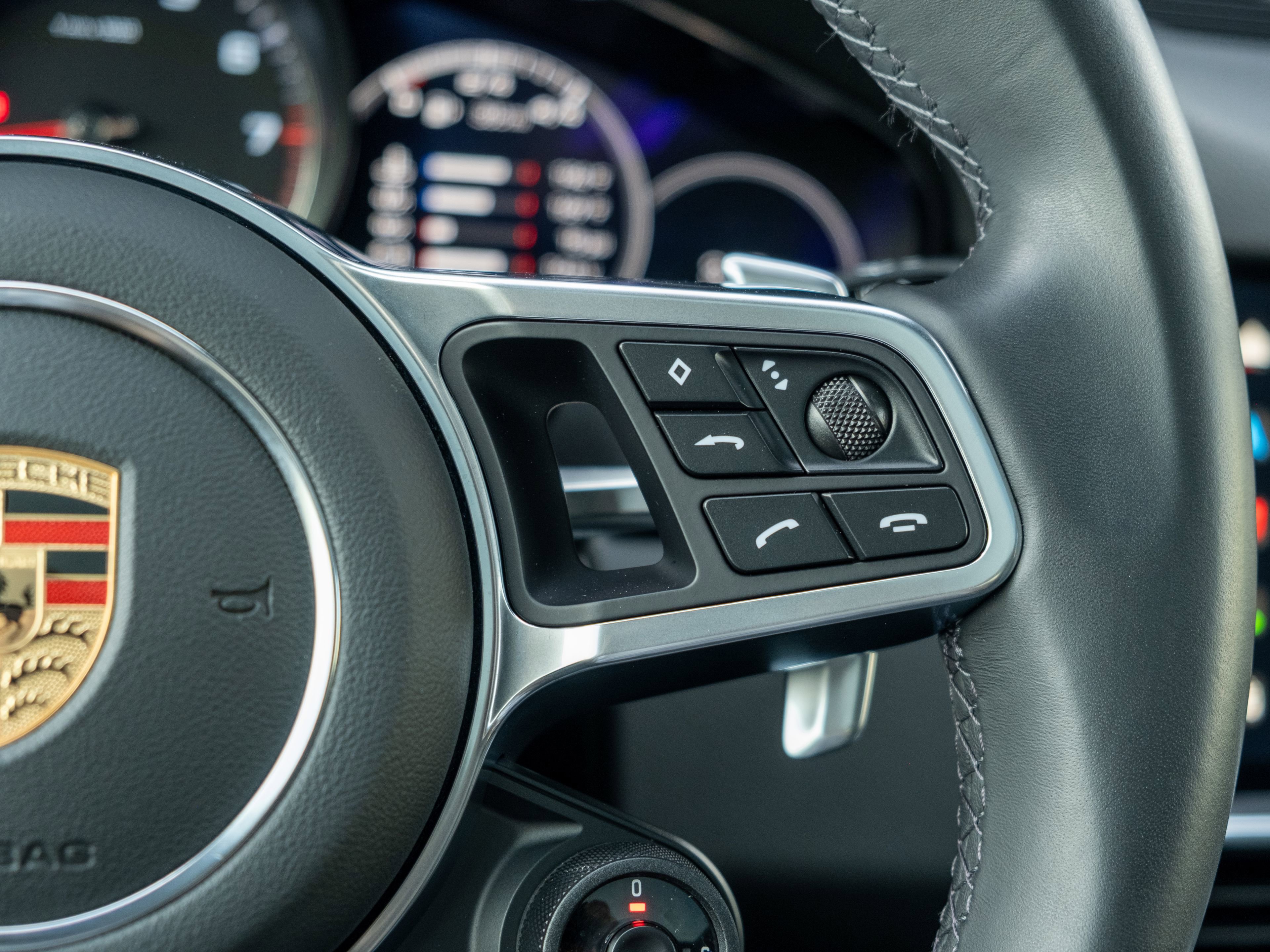 Certified 2023 Porsche Cayenne S AWD/4WD image 28
