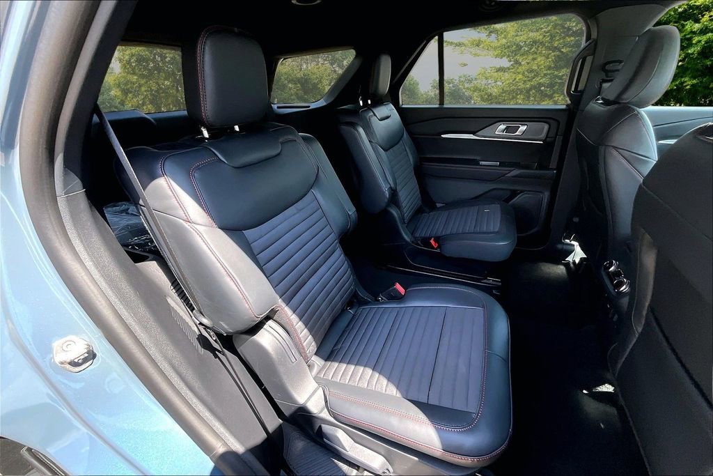 New 2026 Ford Explorer ST-Line AWD/4WD image 9