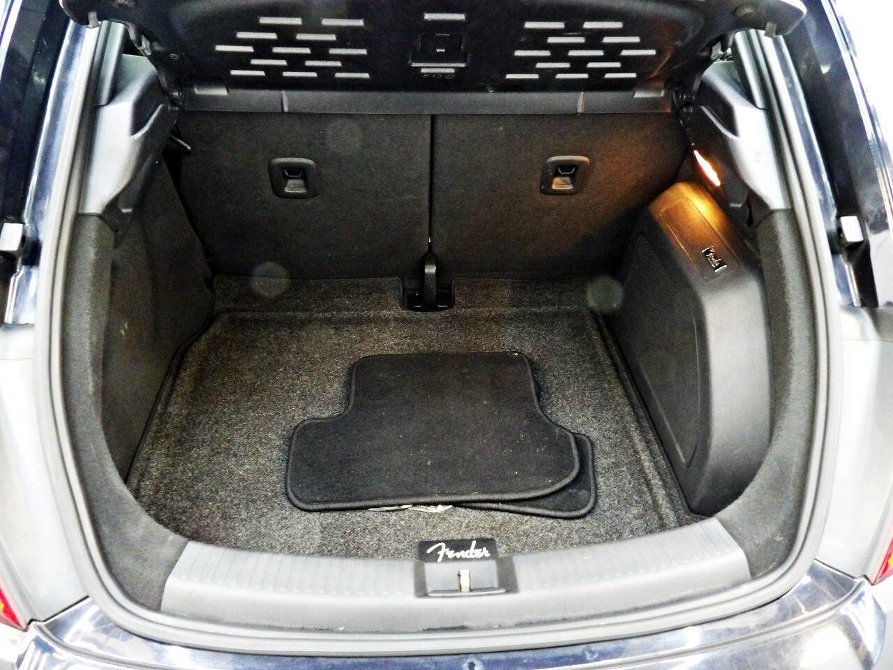 Used 2013 Volkswagen Beetle Turbo FWD image 11