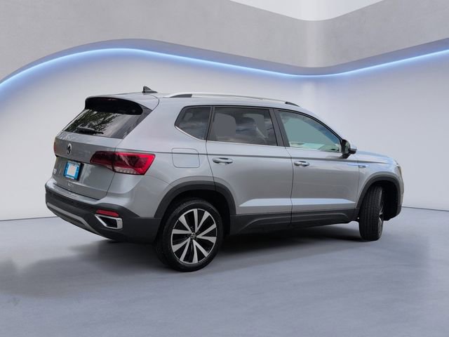 Used 2024 Volkswagen Taos SE FWD image 4