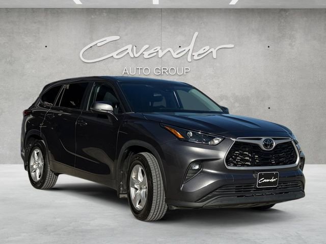 Used 2023 Toyota Highlander L image 2
