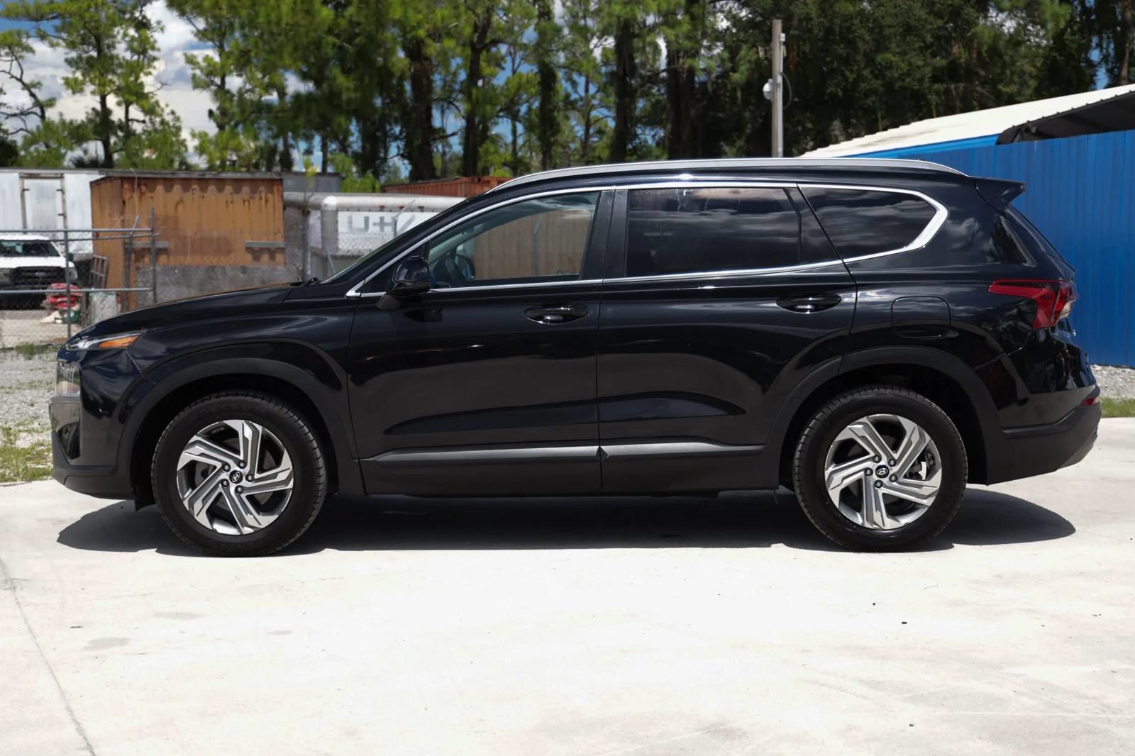 Used 2021 Hyundai Santa Fe SEL FWD image 3