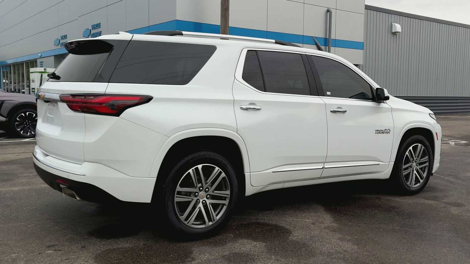 Certified 2022 Chevrolet Traverse High Country image 2
