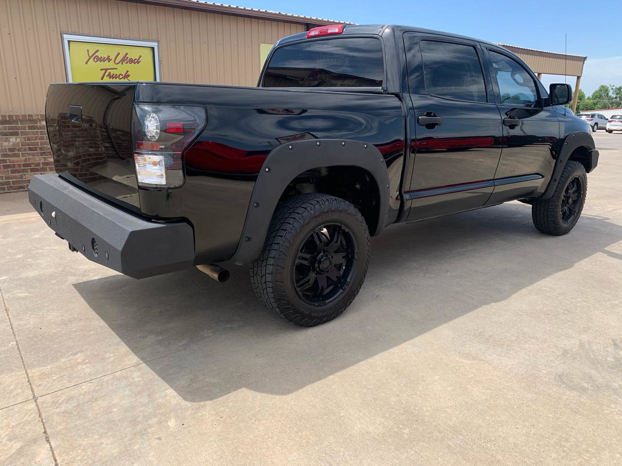 Used 2011 Toyota Tundra Limited w/ Platinum Pkg AWD/4WD image 2