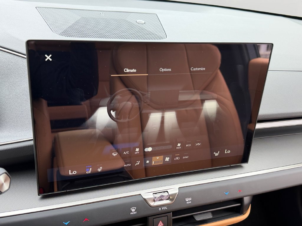 New 2026 Lexus ES 350h AWD image 21