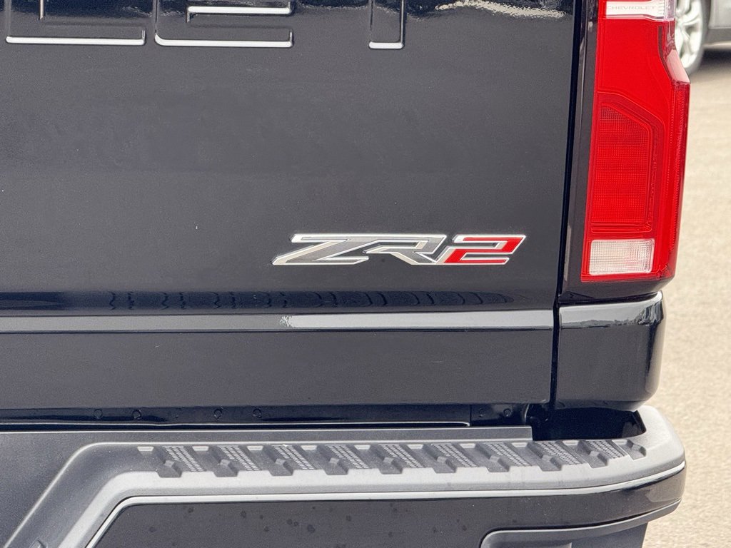 Used 2025 Chevrolet Silverado 2500 ZR2 w/ Technology Package image 43