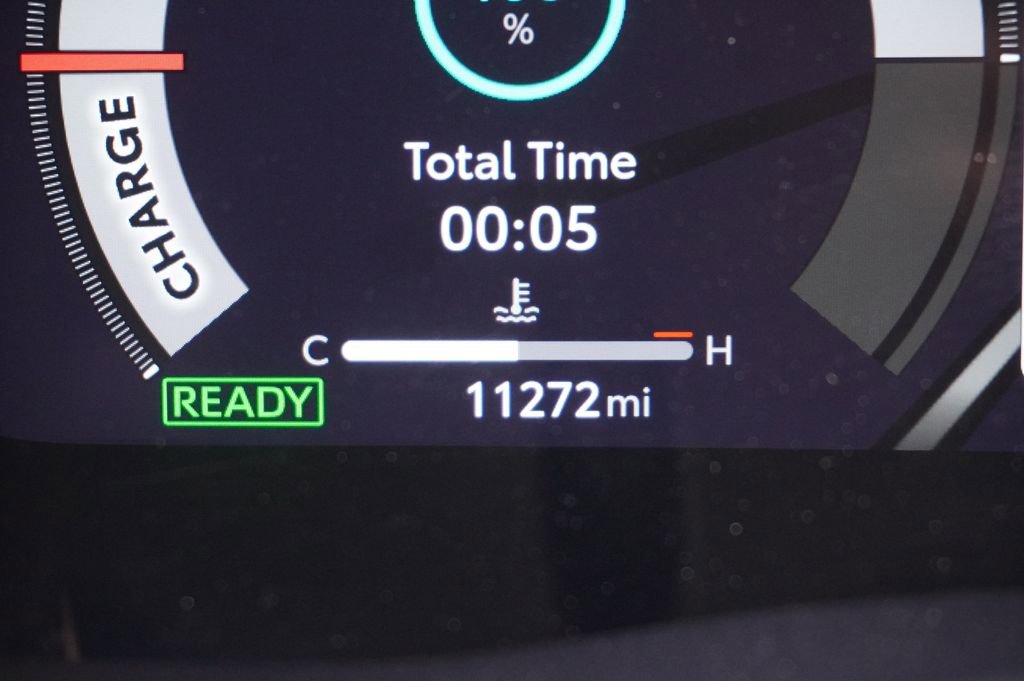 Used 2025 Toyota Camry XSE w/ Premium Plus Package image 4