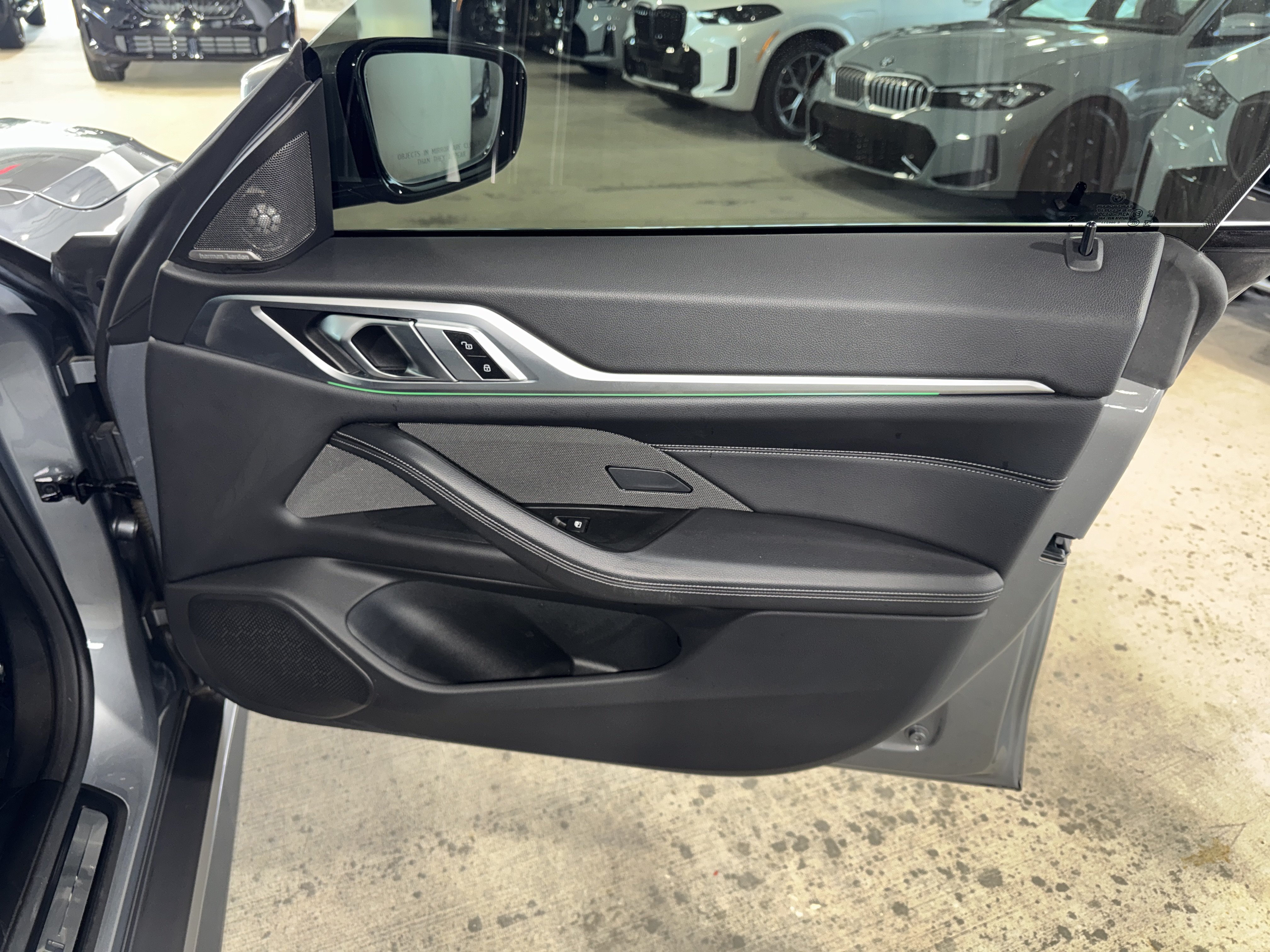Used 2023 BMW i4 eDrive40 RWD image 9