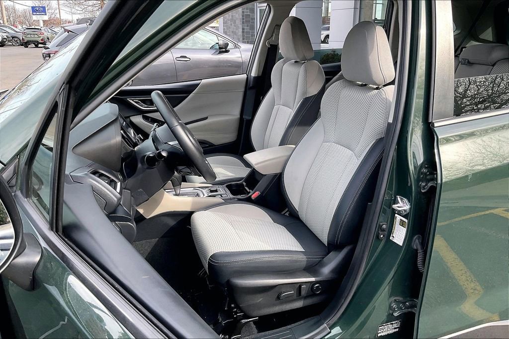 Used 2023 Subaru Forester Premium AWD/4WD image 28