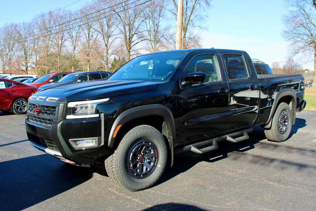 New 2025 Nissan Frontier PRO-4X w/ Pro Convenience Package image 2