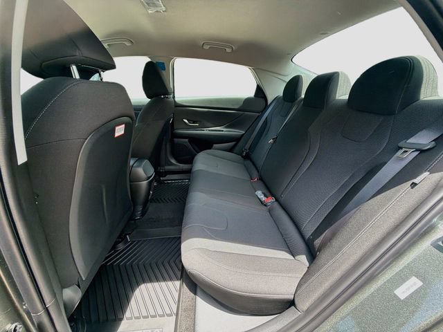 New 2026 Hyundai Elantra SE FWD image 23