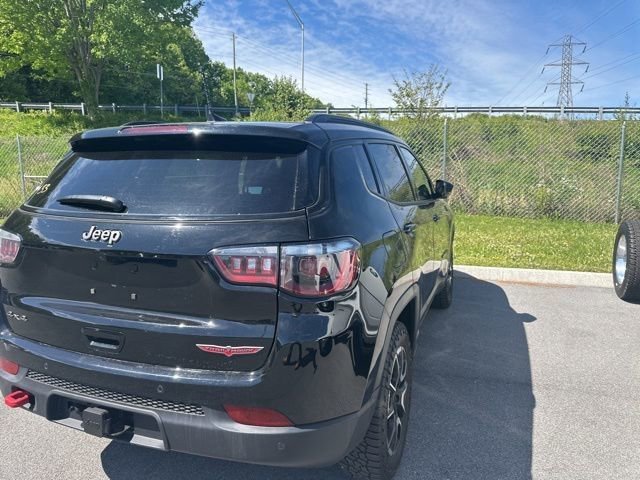 Used 2025 Jeep Compass Trailhawk w/ Trailer Tow Group AWD/4WD image 21
