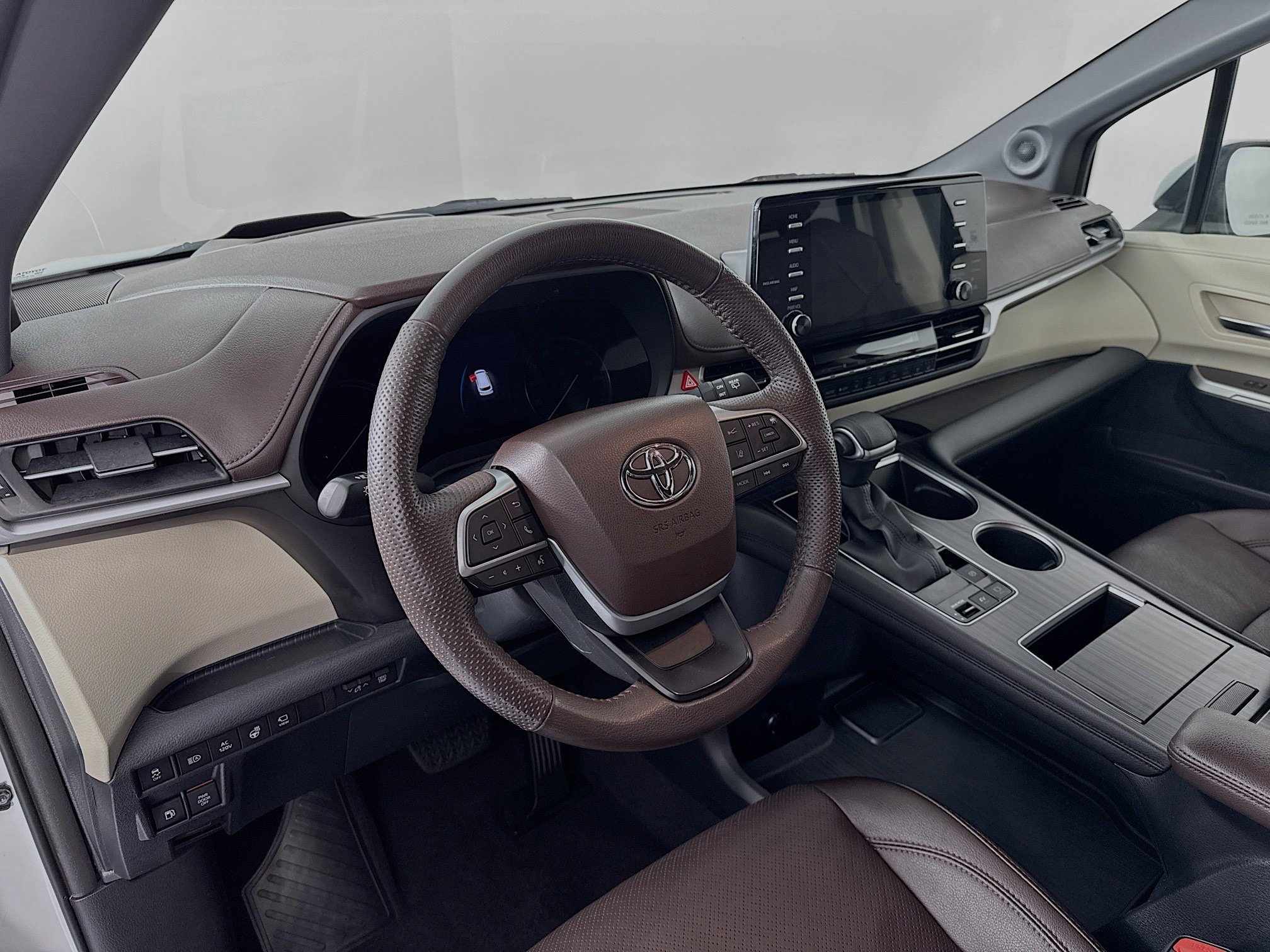 Used 2022 Toyota Sienna Platinum image 9