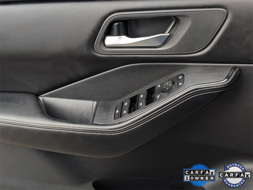 Used 2024 Nissan Rogue SV image 19