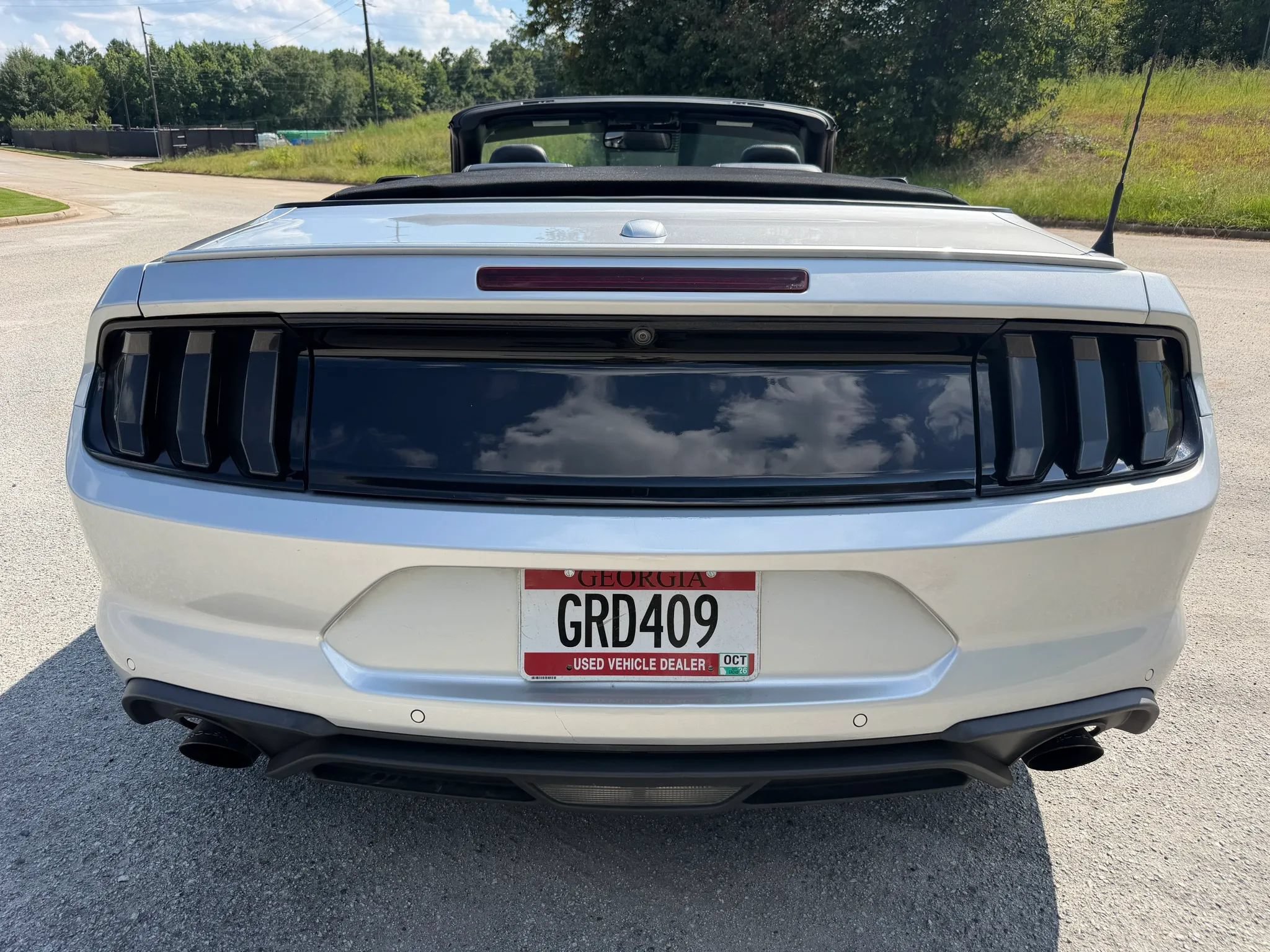 Used 2019 Ford Mustang Premium RWD image 4