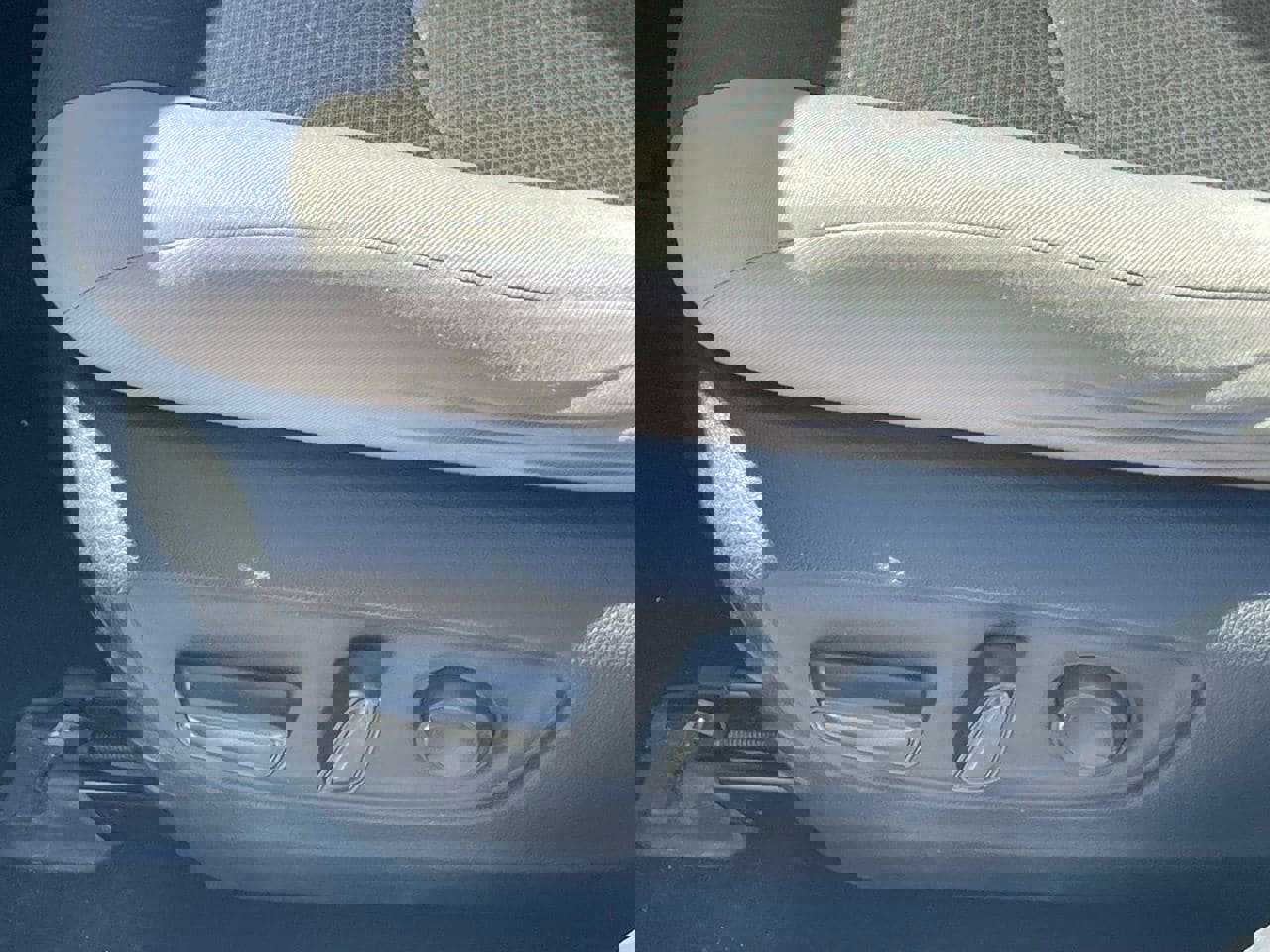 Used 2019 Toyota RAV4 XLE w/ Convenience Package image 6