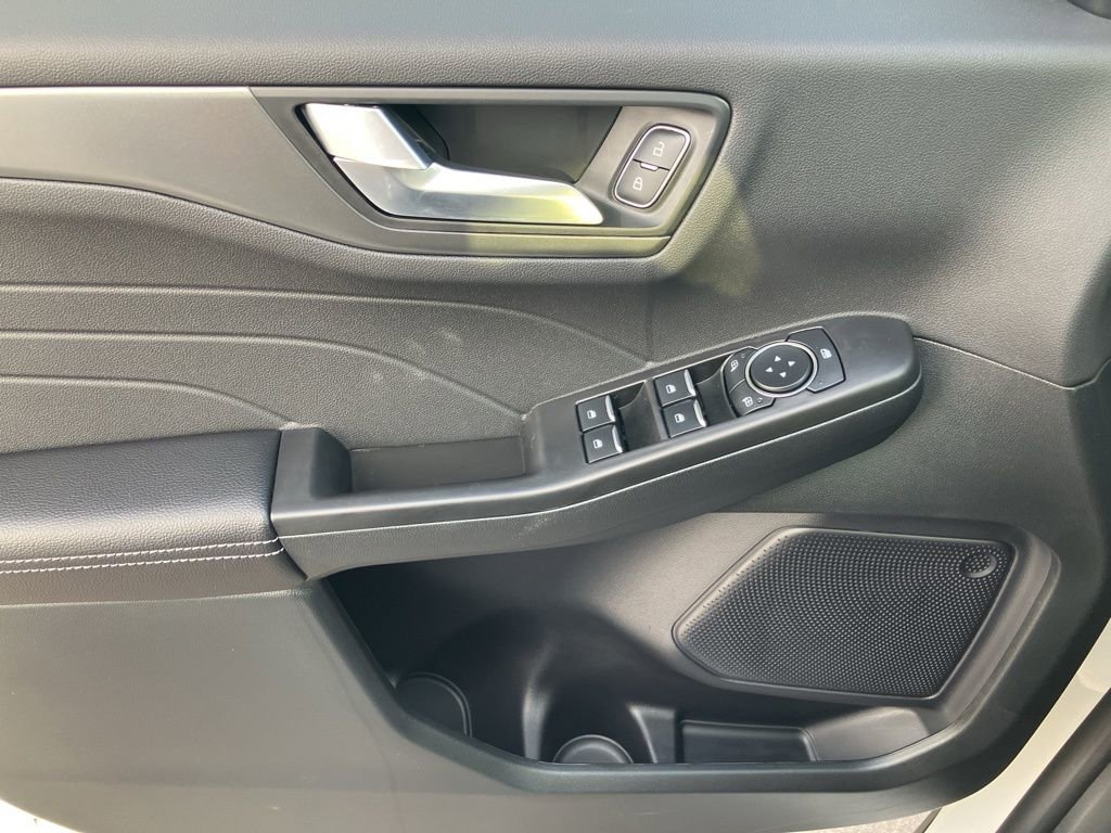 New 2026 Ford Escape SE image 24