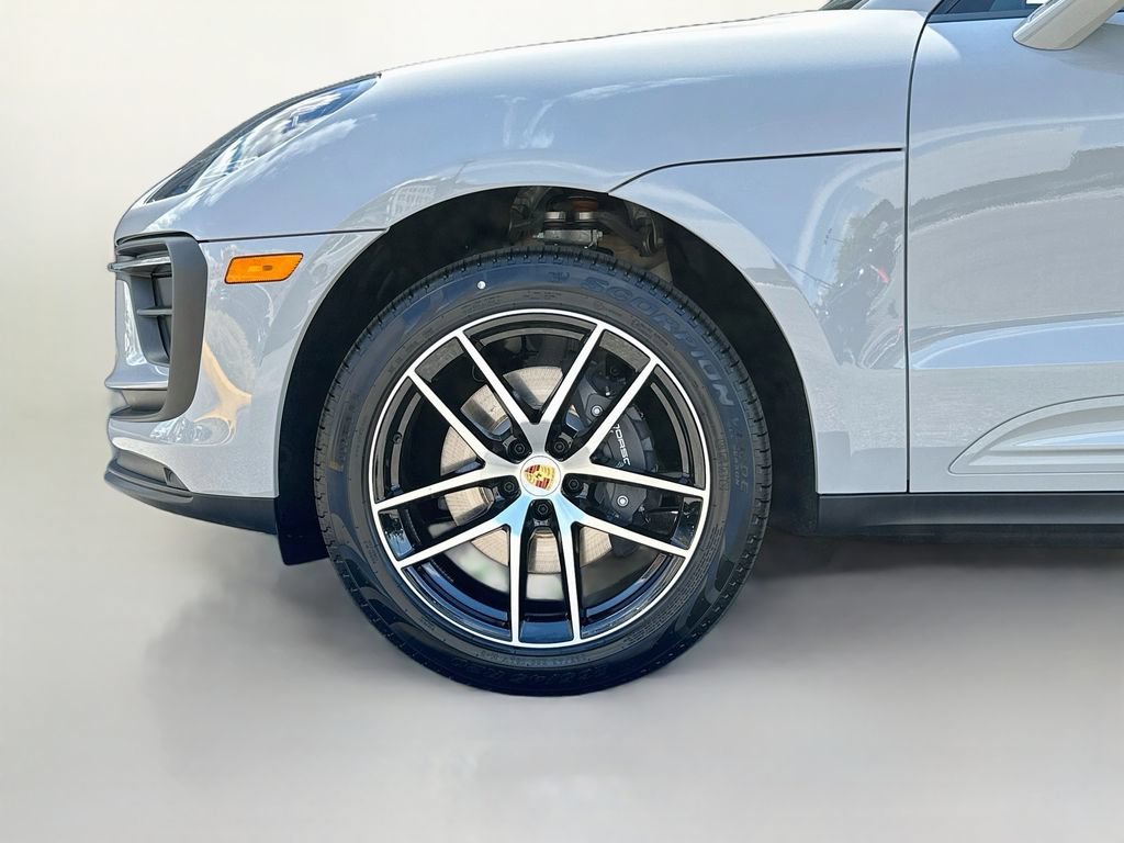 New 2026 Porsche Macan AWD/4WD image 33