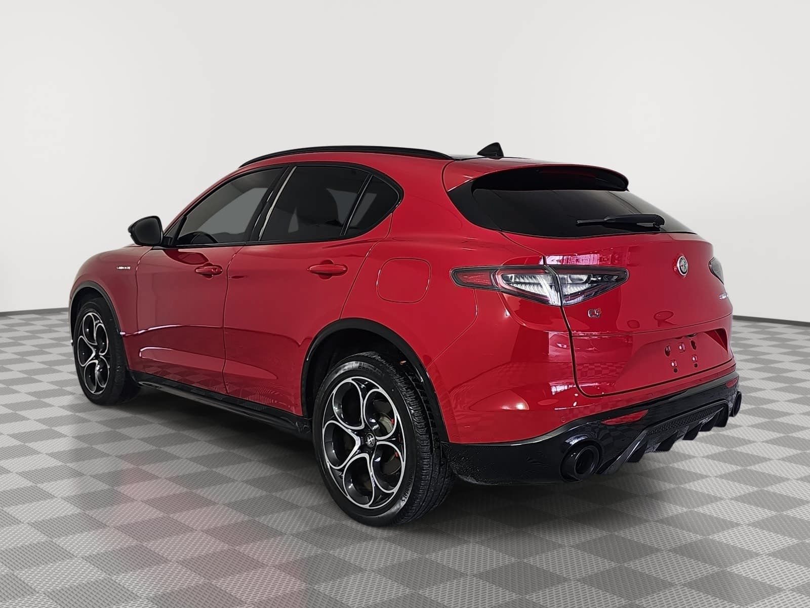 Used 2024 Alfa Romeo Stelvio Veloce AWD/4WD image 6