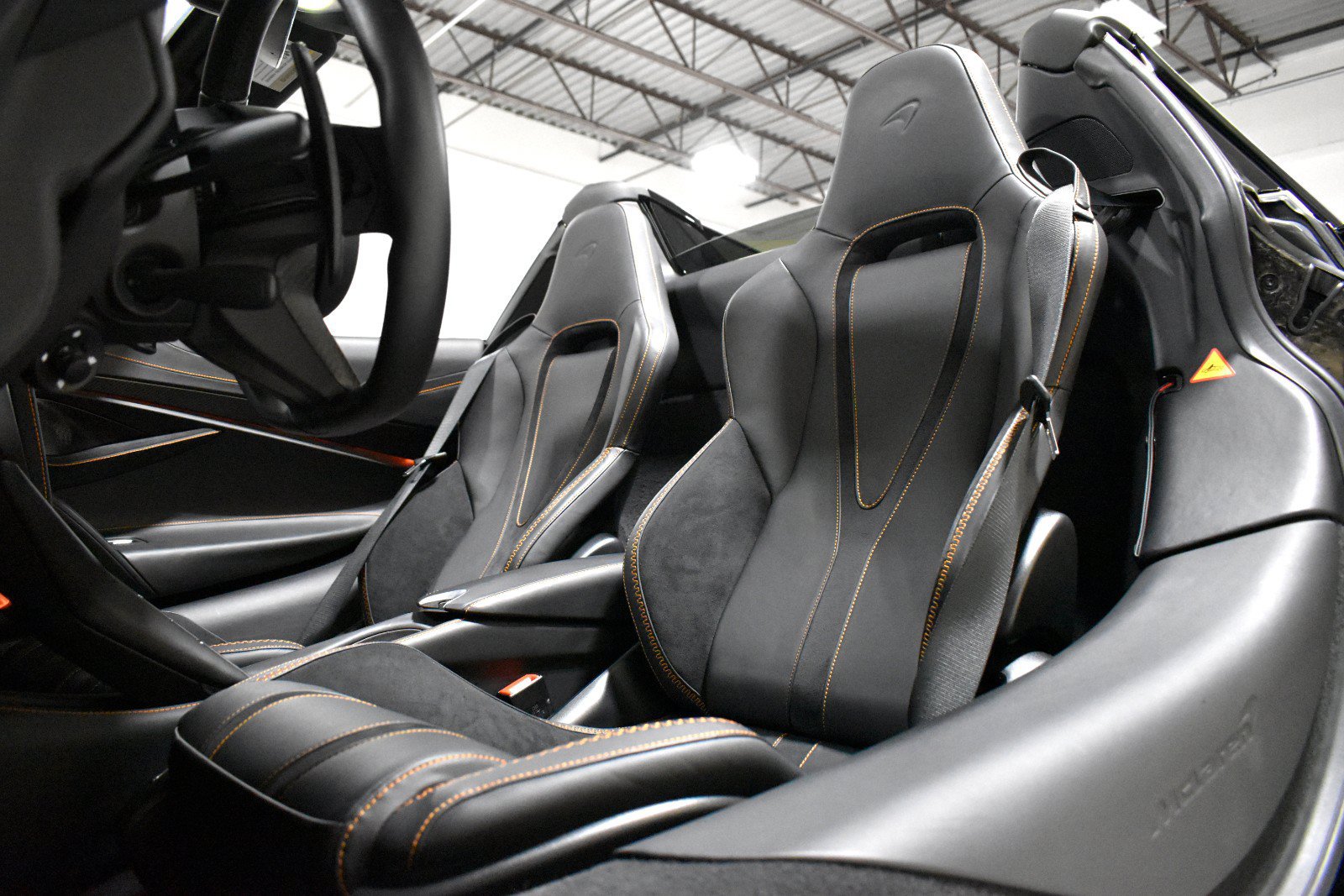 Used 2025 McLaren 750S Spider RWD image 37