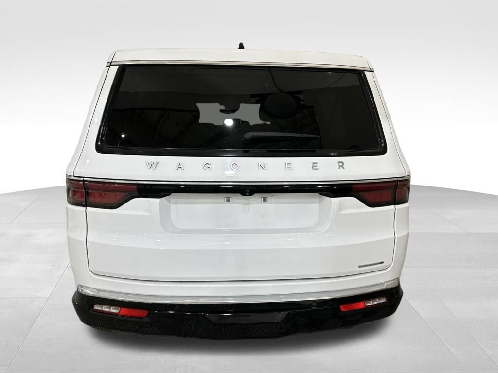 Used 2024 Jeep Wagoneer L Series II w/ Flexible Seating Group image 4