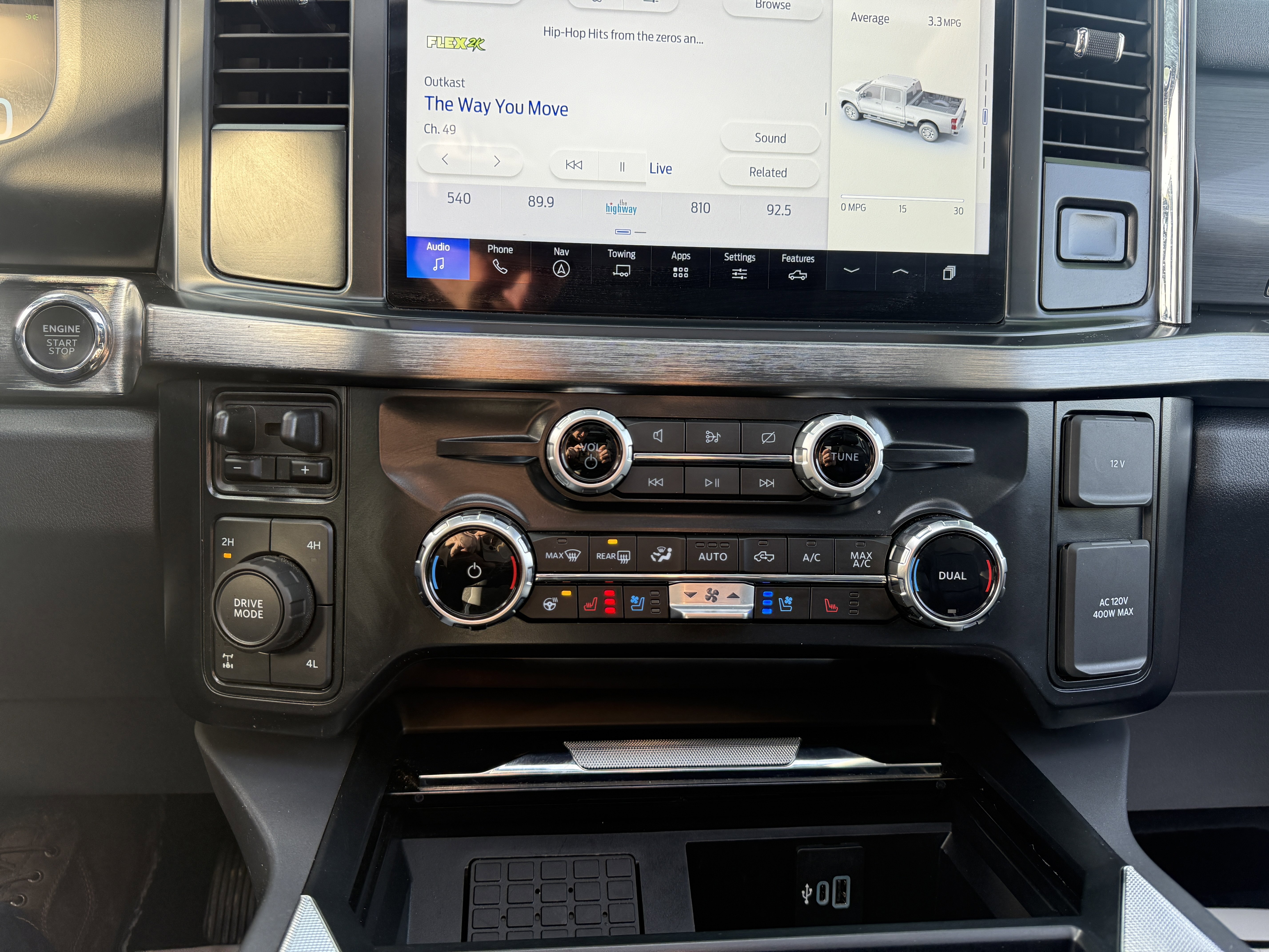 Used 2024 Ford F250 Lariat w/ Black Appearance Package image 25