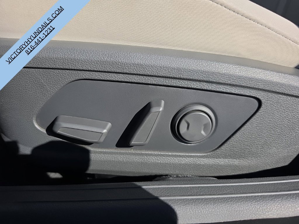 Used 2025 Hyundai Sonata SEL FWD image 14