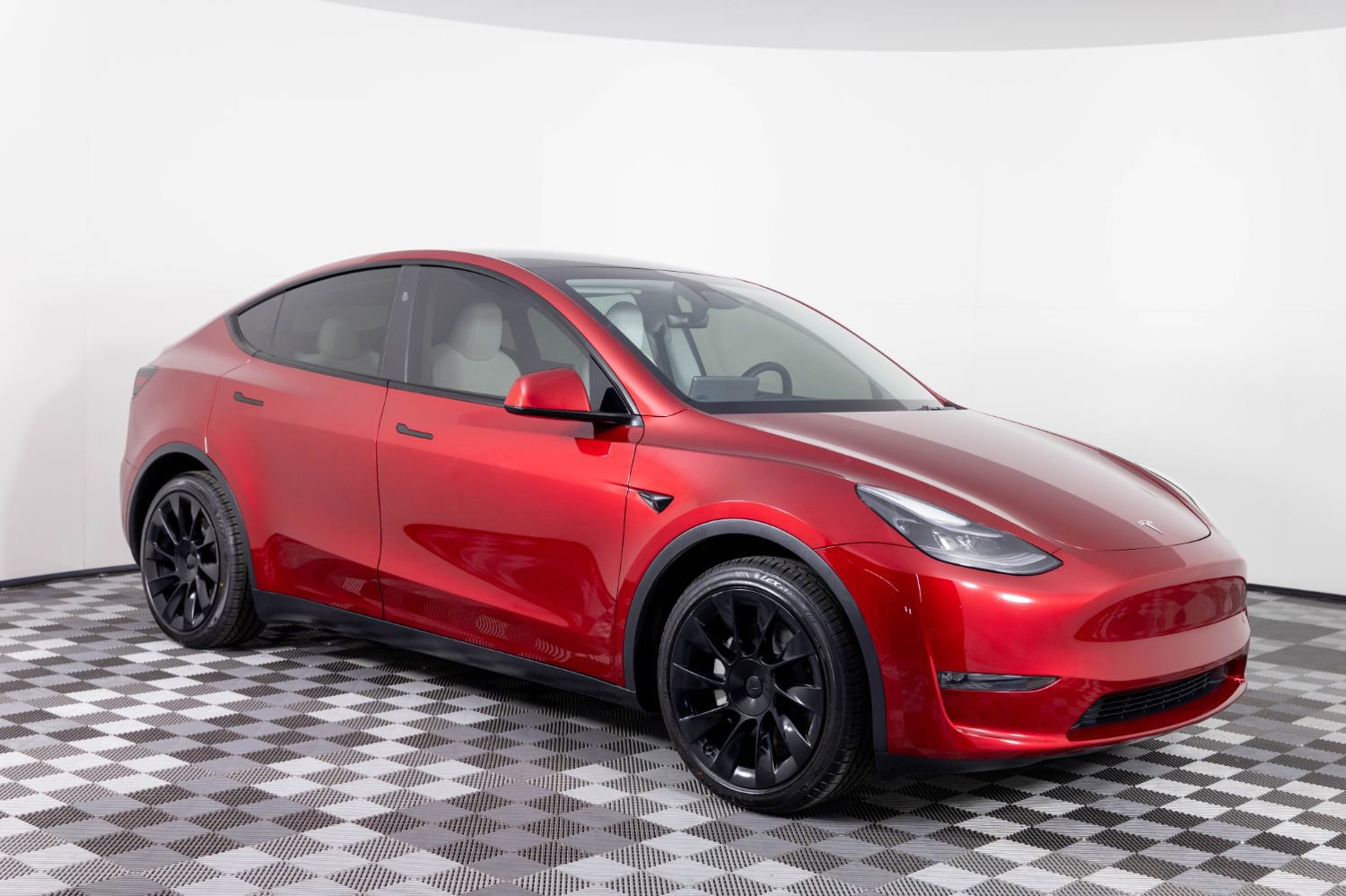 Used 2024 Tesla Model Y Long Range image 10