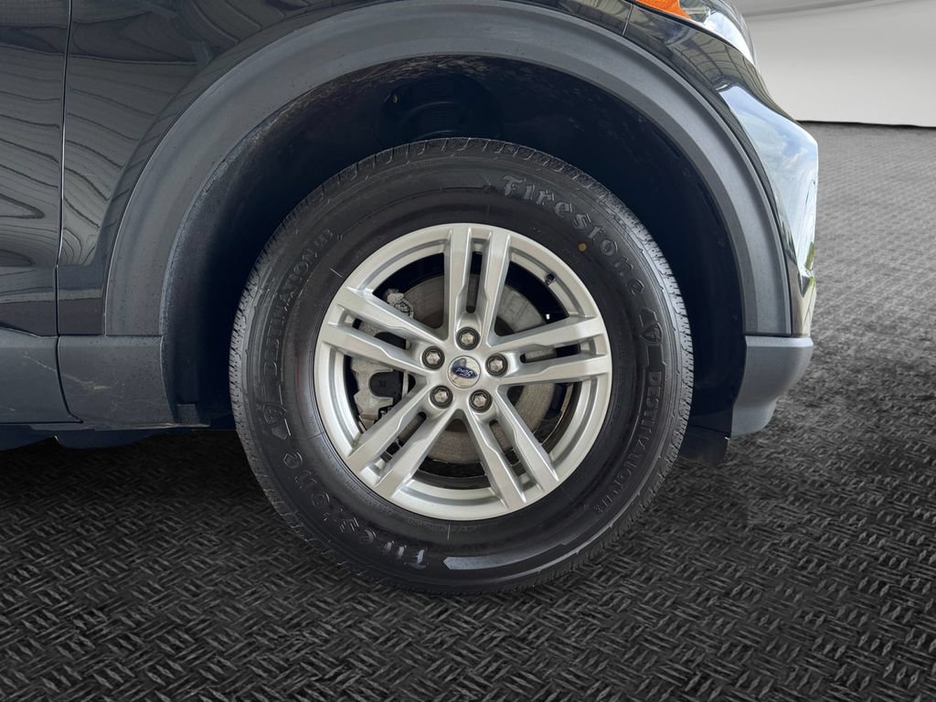 Used 2023 Ford Explorer XLT AWD/4WD image 11
