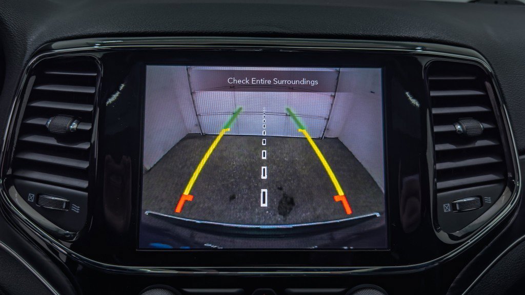 Used 2021 Jeep Grand Cherokee Limited image 37