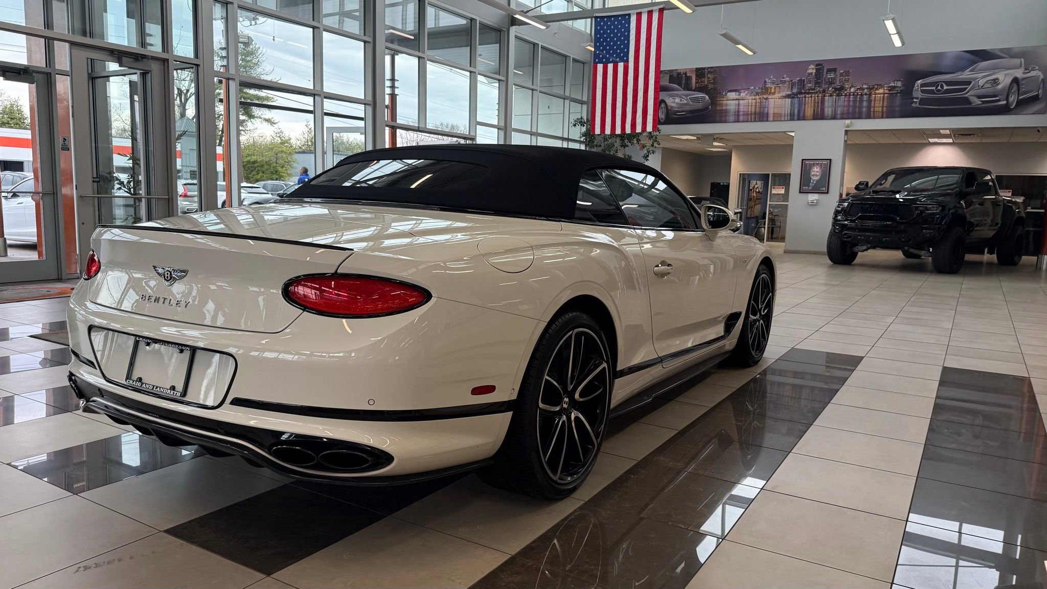 Used 2020 Bentley Continental GT image 17