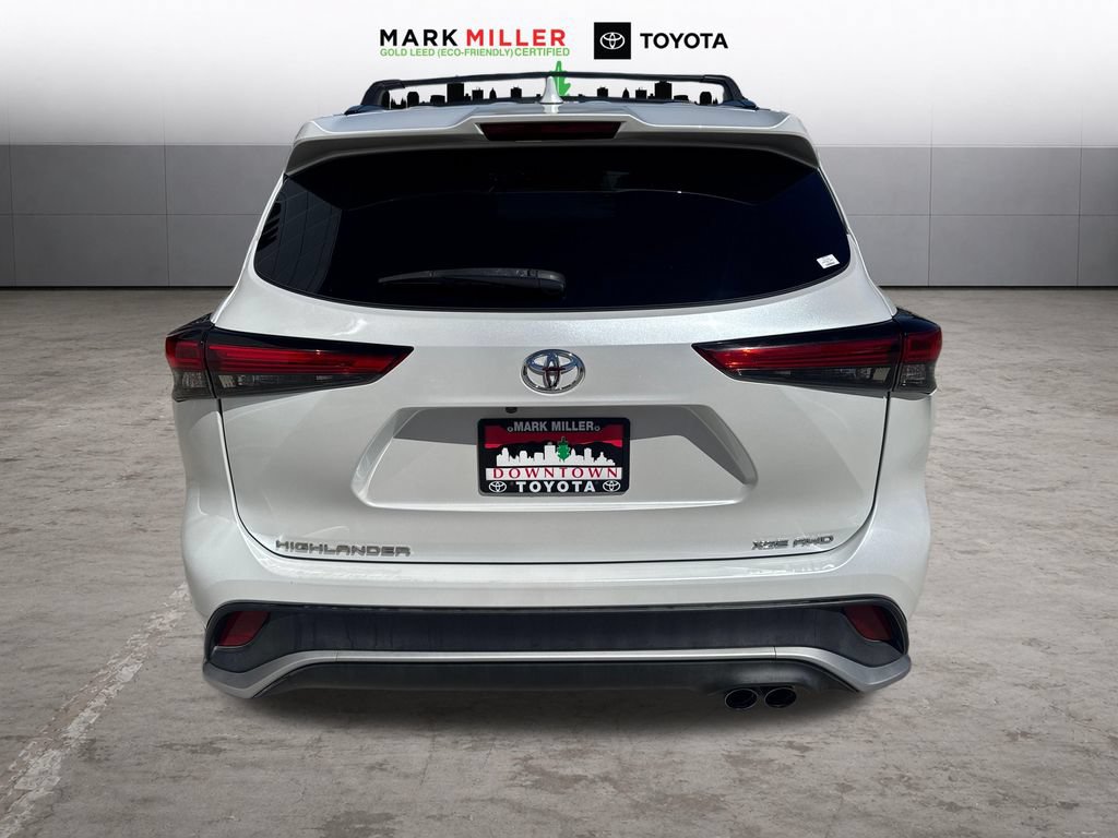 Used 2022 Toyota Highlander XSE AWD/4WD image 4