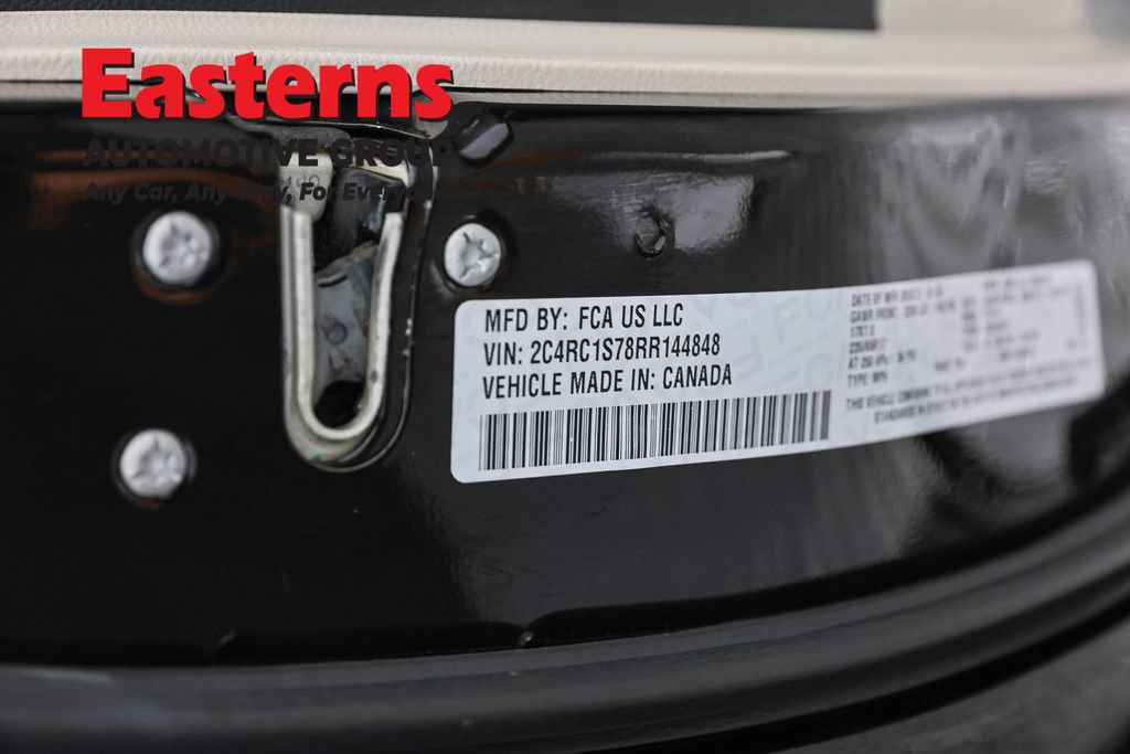 Used 2024 Chrysler Pacifica Limited FWD image 35
