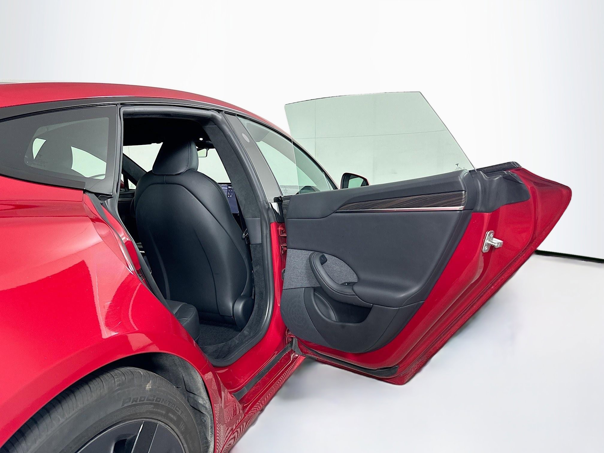 Used 2023 Tesla Model S AWD/4WD image 30