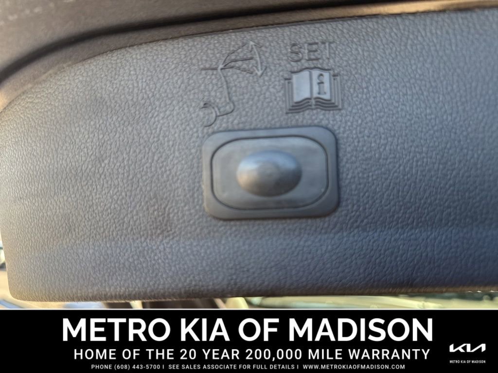 Used 2013 Ford Escape Titanium w/ Class II Trailer Tow Pkg image 30