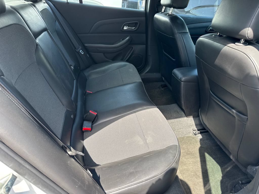 Used 2015 Chevrolet Malibu LT FWD image 13