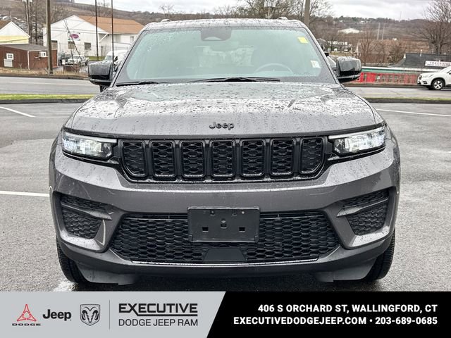 Used 2024 Jeep Grand Cherokee Altitude image 6