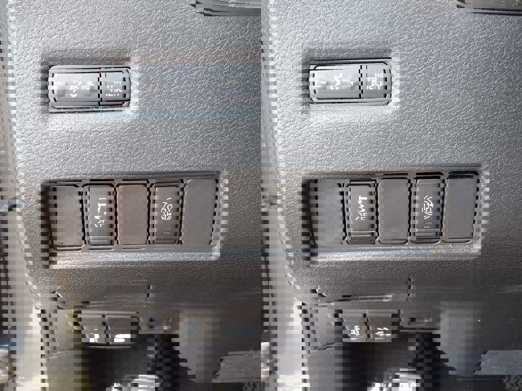 Used 2023 Nissan Murano SV image 15