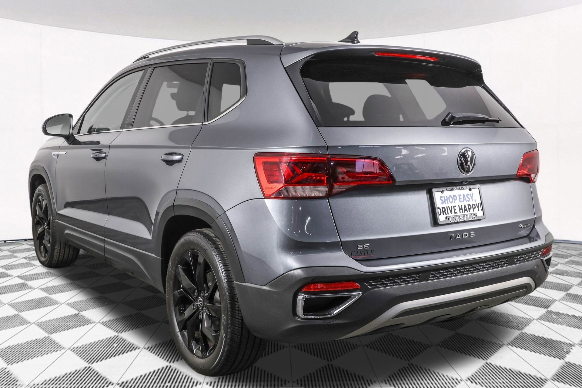 Used 2022 Volkswagen Taos SE w/ Panoramic Sunroof Package image 17