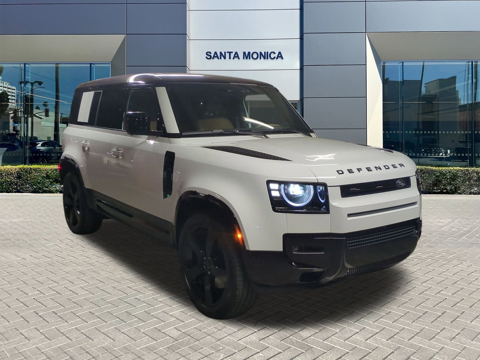 New 2026 Land Rover Defender 110 X-Dynamic SE image 7