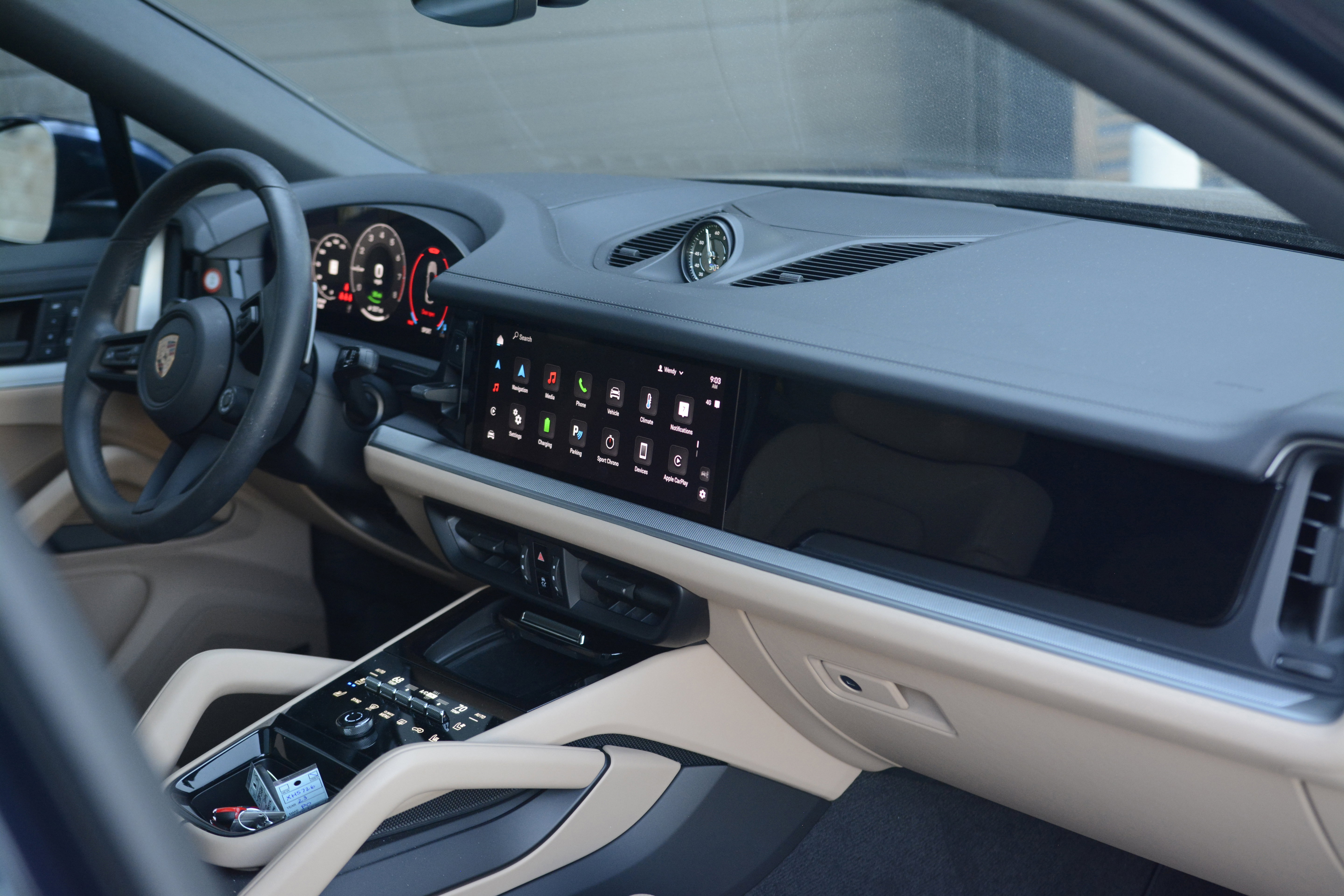 Certified 2025 Porsche Cayenne E-Hybrid Coupe AWD/4WD image 27