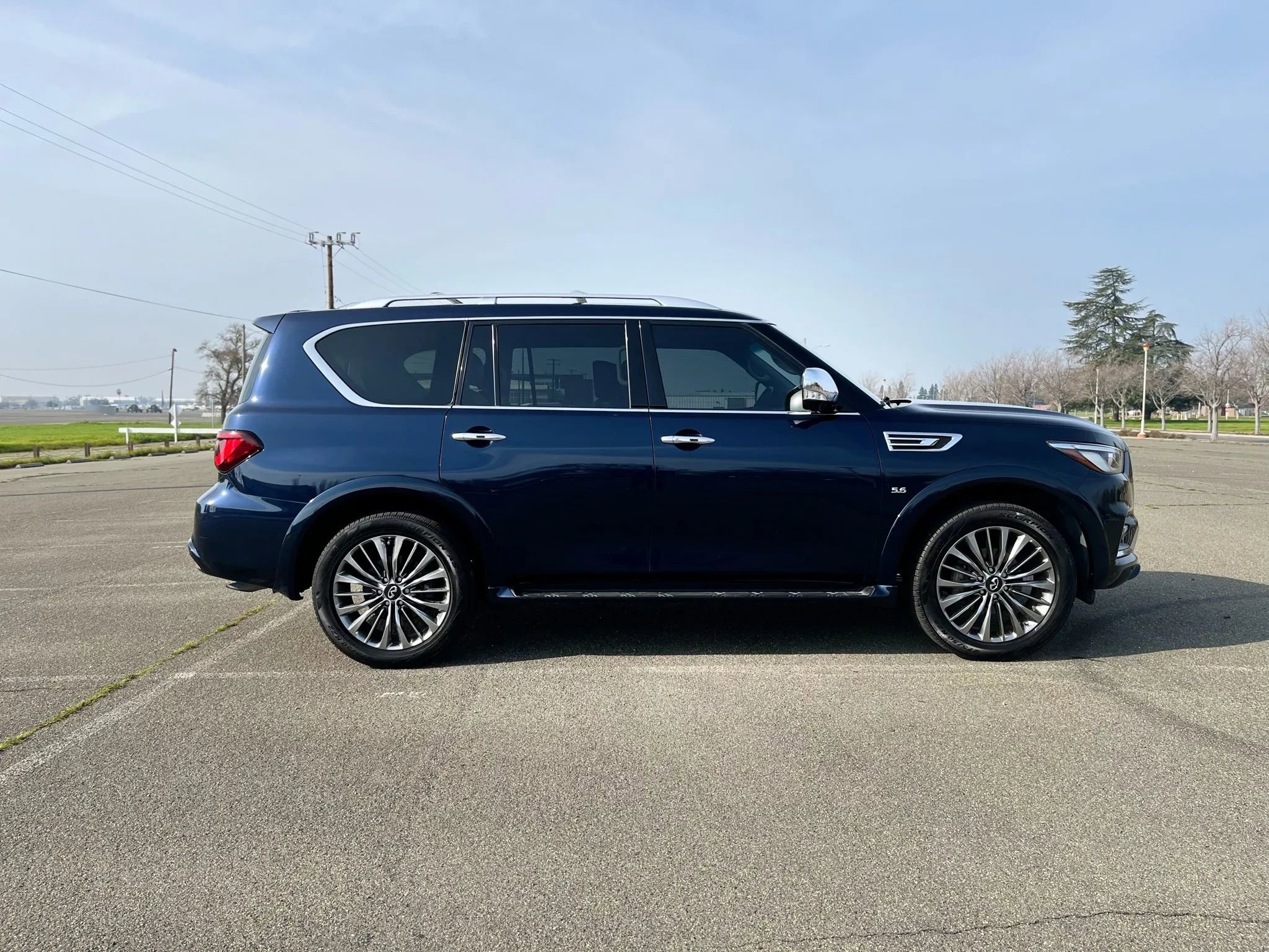 Used 2019 INFINITI QX80 Luxe w/ 22" Wheel Package image 4