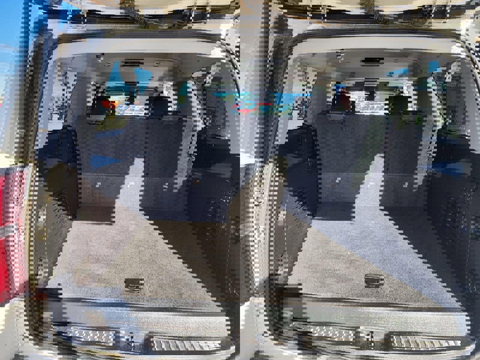 Used 2015 Chevrolet Suburban LTZ image 15