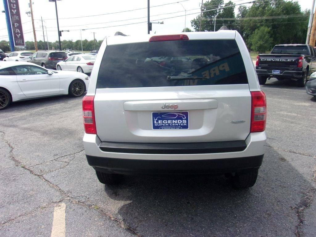 Used 2012 Jeep Patriot Latitude FWD image 4