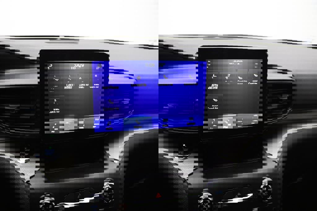 Used 2020 Ford Explorer XLT image 23