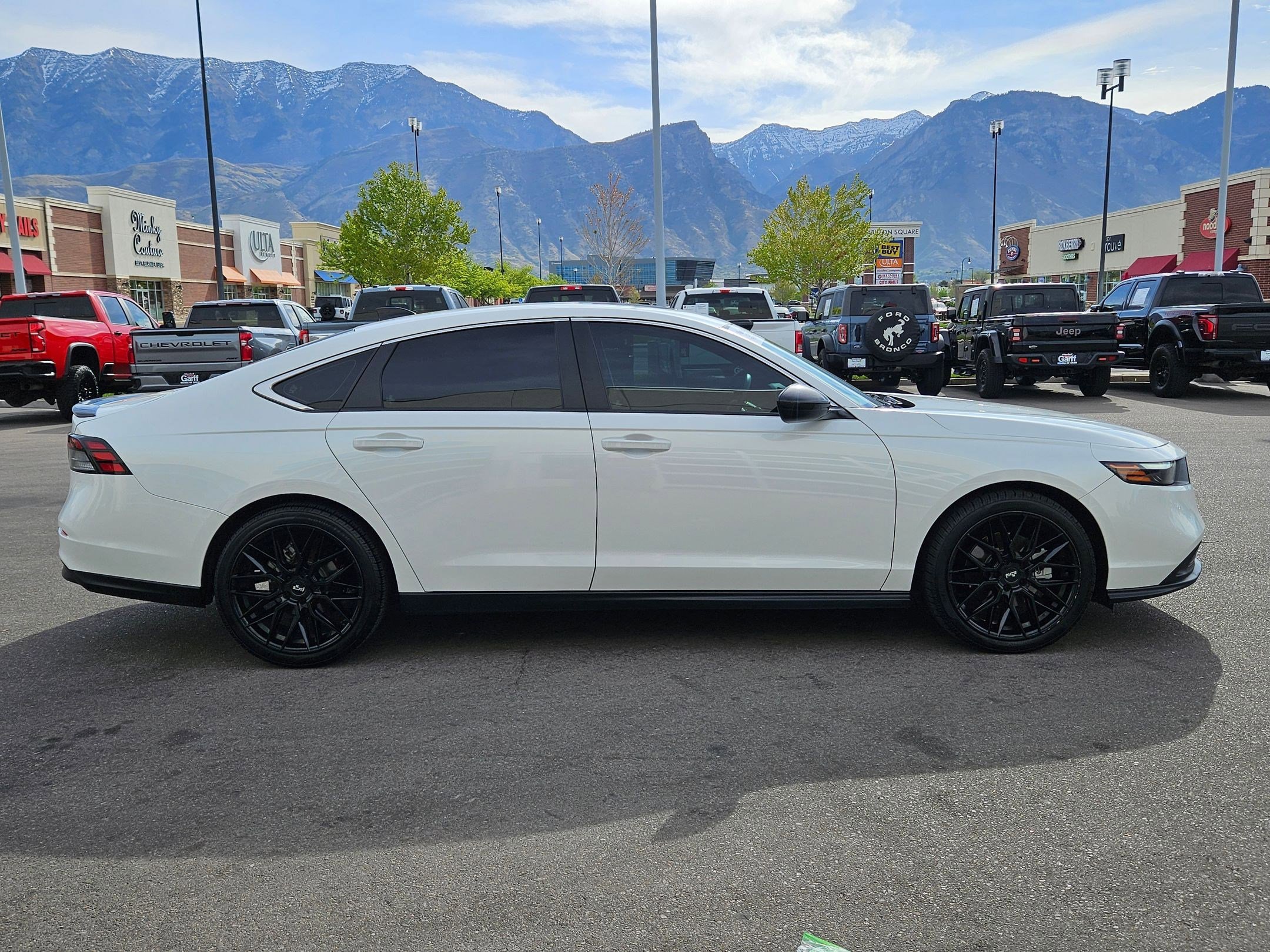 Used 2023 Honda Accord Sport image 2